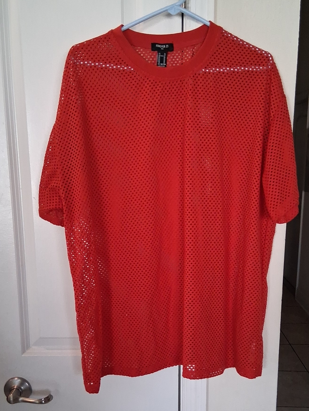 H: Forever 21 Men’s Bright Red Mesh Short Sleeve Tee